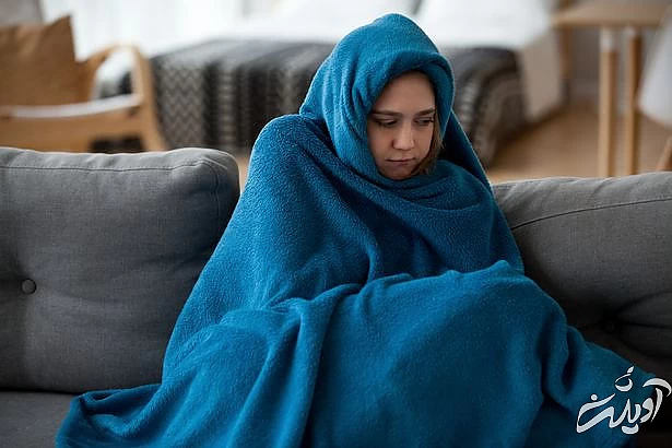 ۷ دلیل که نشان می‌دهد چرا همیشه سردتان است!